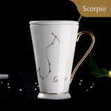 Taza de agua del zodiaco