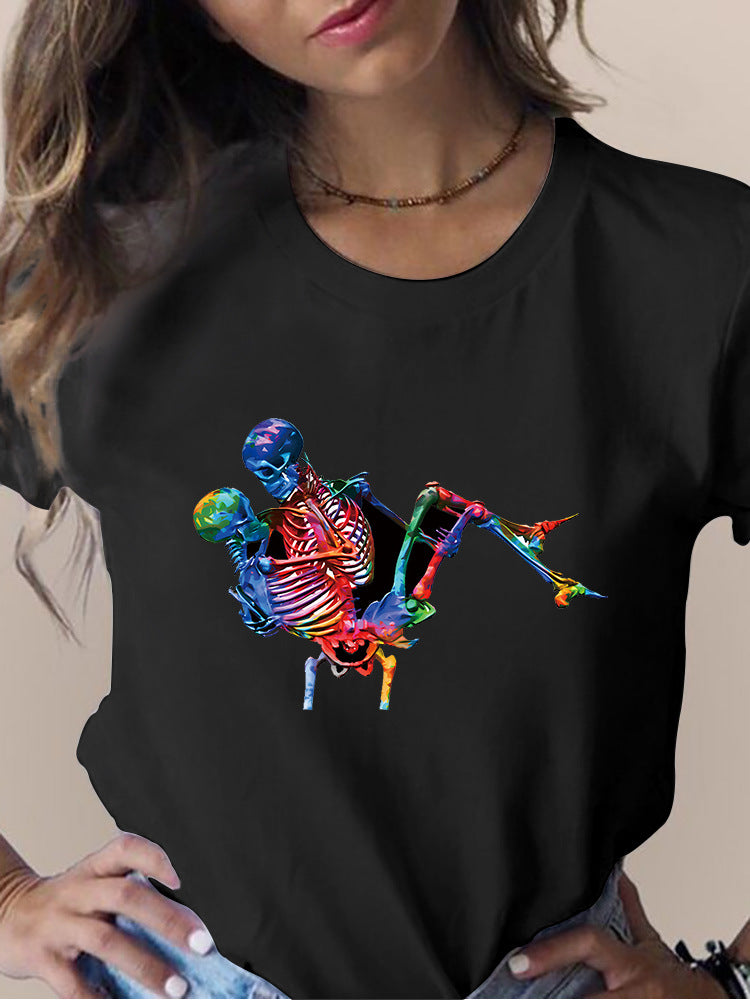 Camiseta de manga corta con cuello redondo y estampado de flores y calaveras para mujer