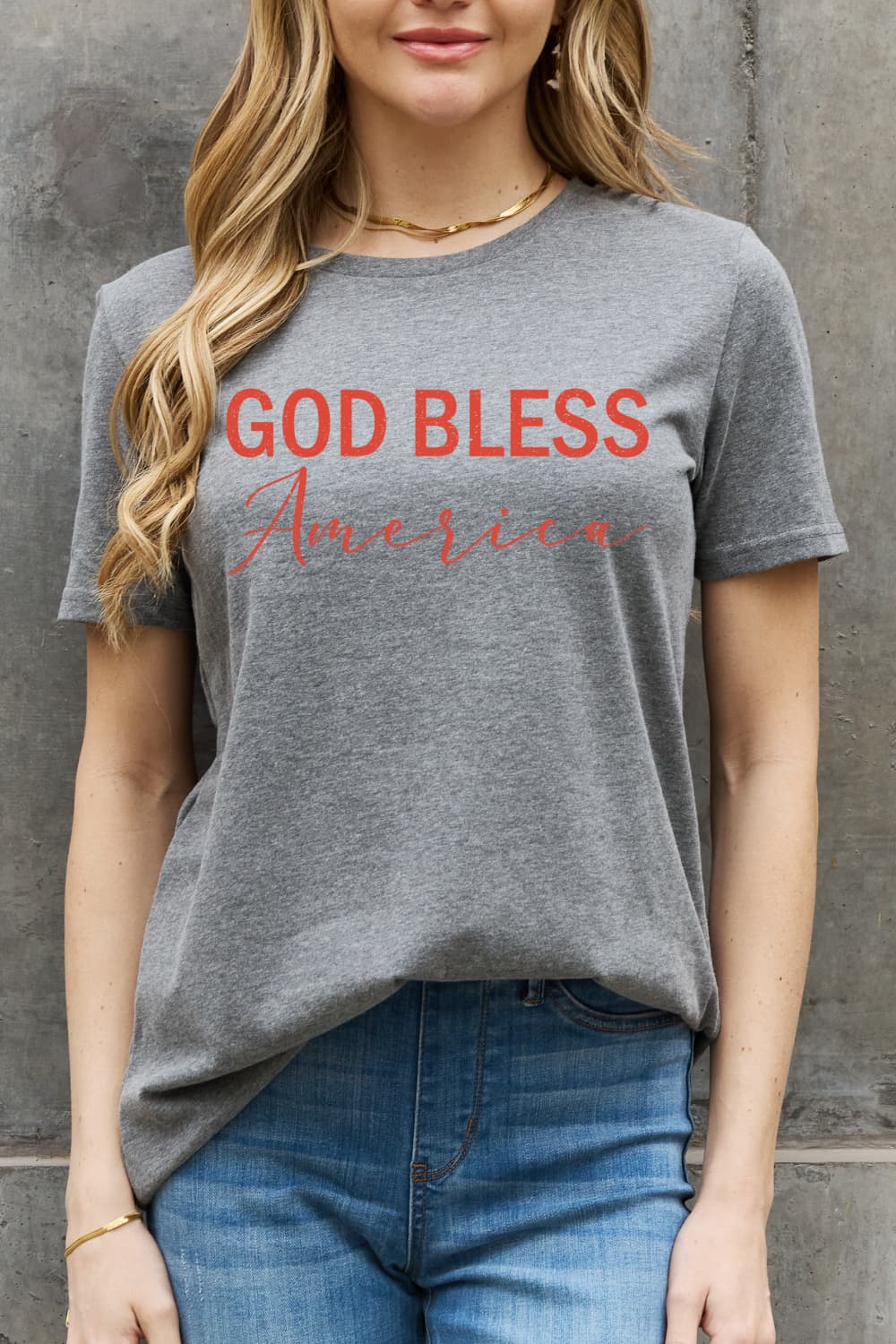 Camiseta de algodón con gráfico de Simply Love GOD BLESS AMERICA