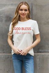 Camiseta de algodón con gráfico de Simply Love GOD BLESS AMERICA