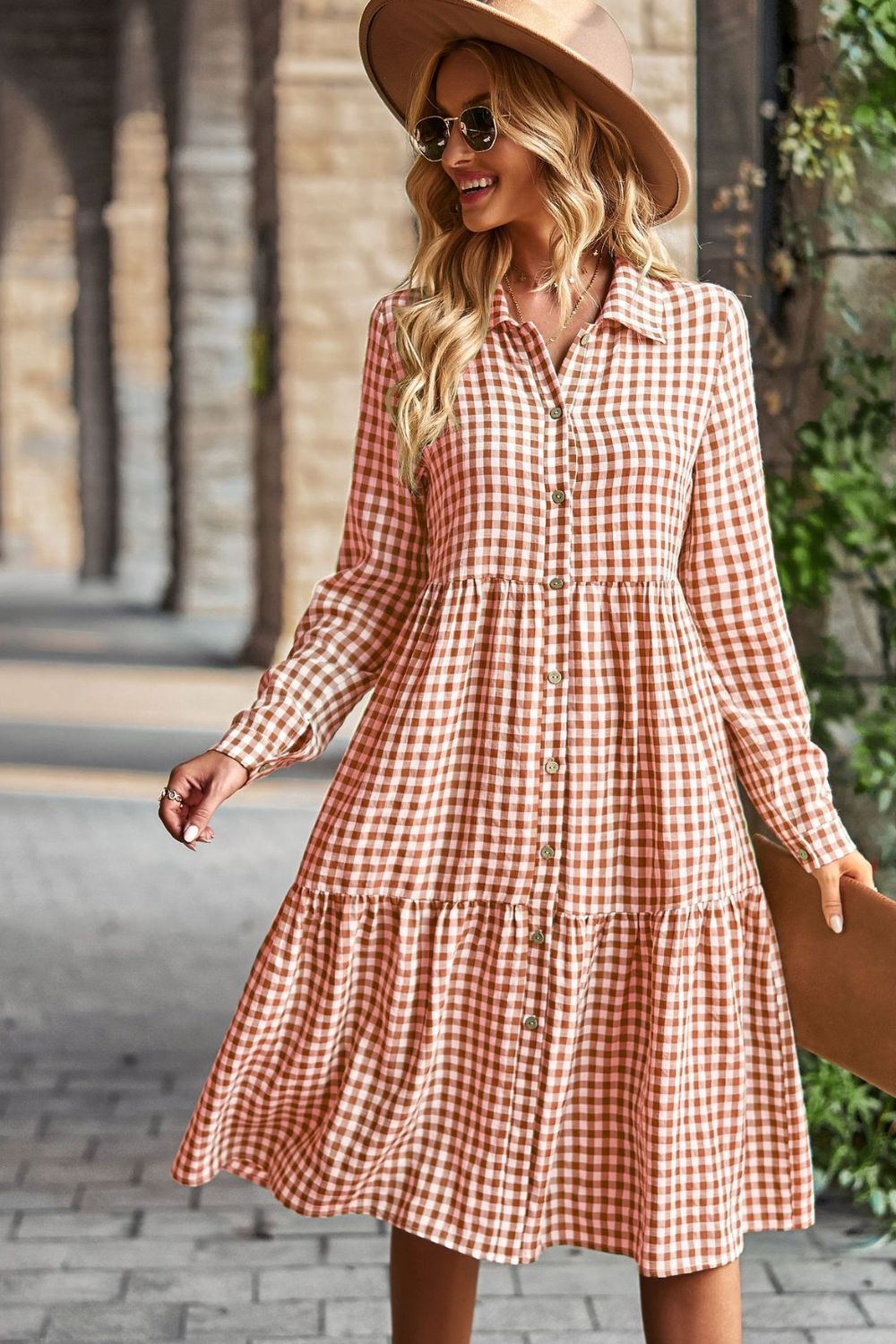 Vestido midi de manga larga con cuello y cuello