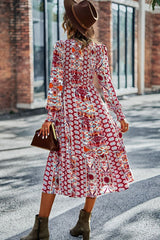 Vestido midi fruncido con cuello redondo y manga farol