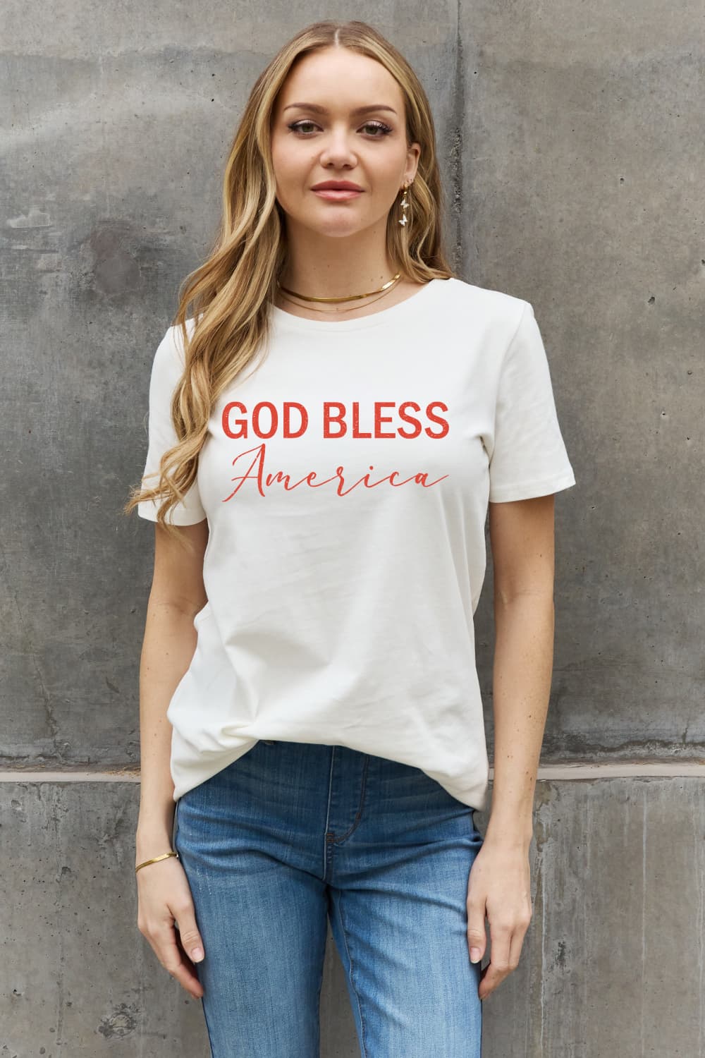 Camiseta de algodón con gráfico de Simply Love GOD BLESS AMERICA