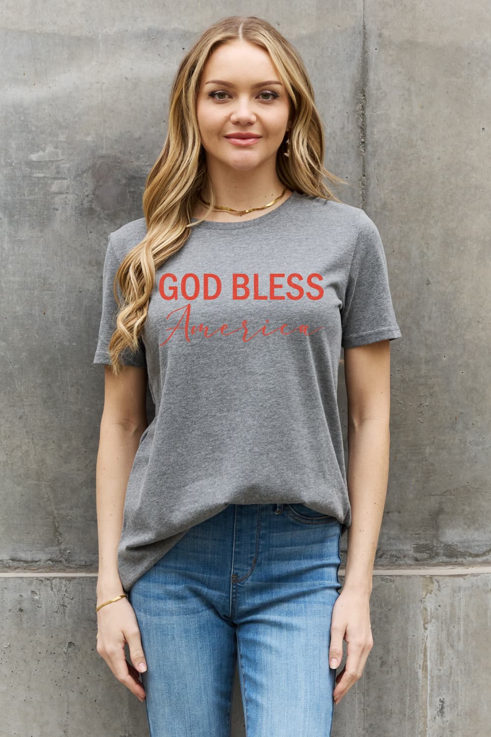 Camiseta de algodón con gráfico de Simply Love GOD BLESS AMERICA