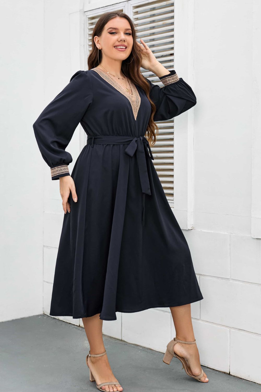 Plus Size Contrast Tie Waist Midi Dress